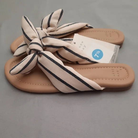 A New Day Cream and Navy Striped Sandals - New With Tags - Size 7.5" - Picture 4 of 10